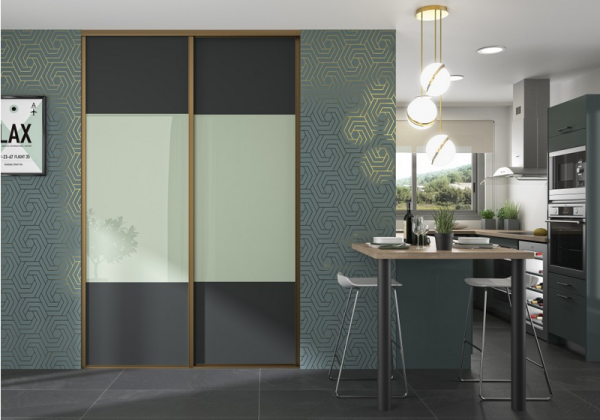 Porte Mezzo 
Verre Laqué Anthracite Authentic Ma et Vert Brillant - Profil Bahia Anodisé Bronze.